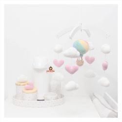 Kit Balão + Nuvens + Corações - Móbile + Kit Higiene 